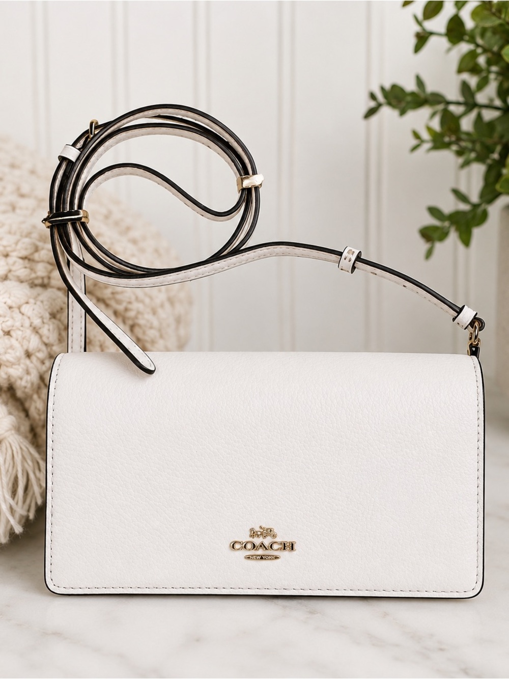 Preety authentic purse